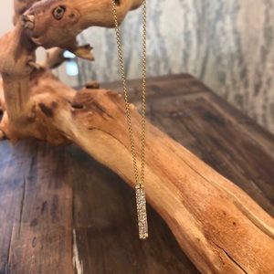 🌸NWT 14K Gold Plated Bar Necklace With Pave CZ🌸